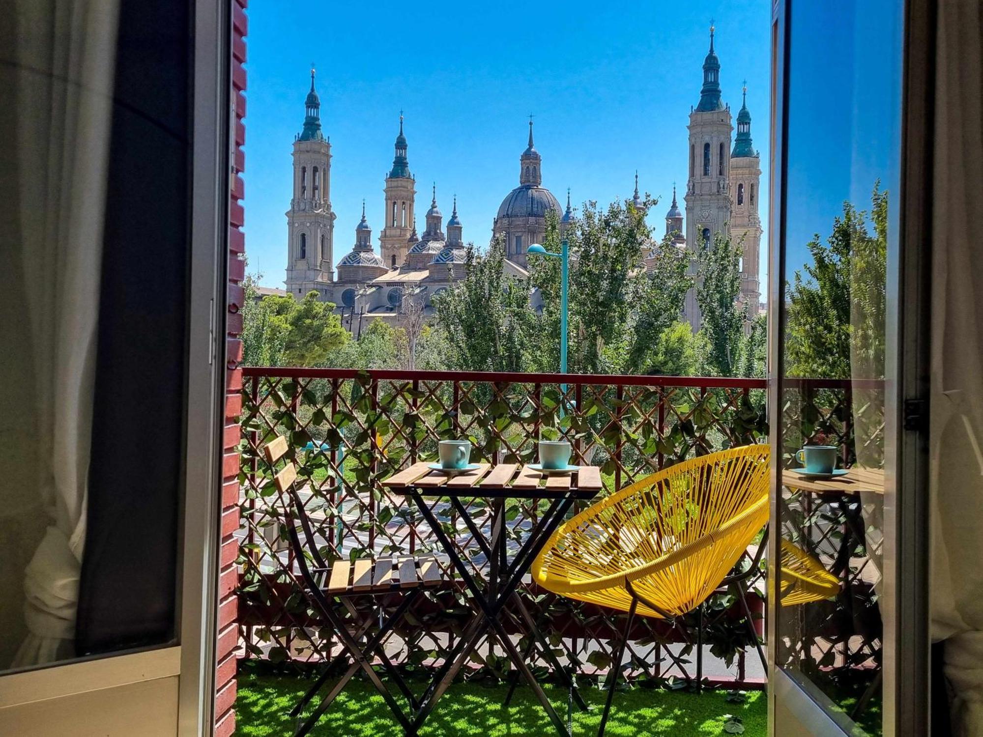 Front Views To El Pilar Comotucasa Zaragoza Kültér fotó