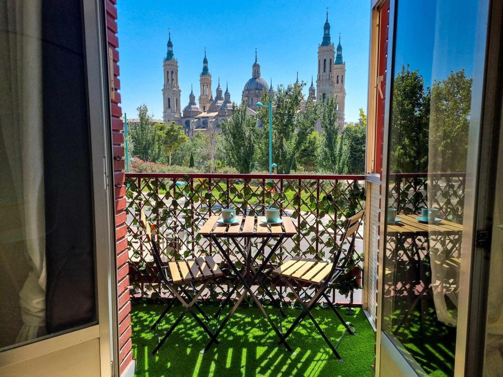 Front Views To El Pilar Comotucasa Zaragoza Kültér fotó