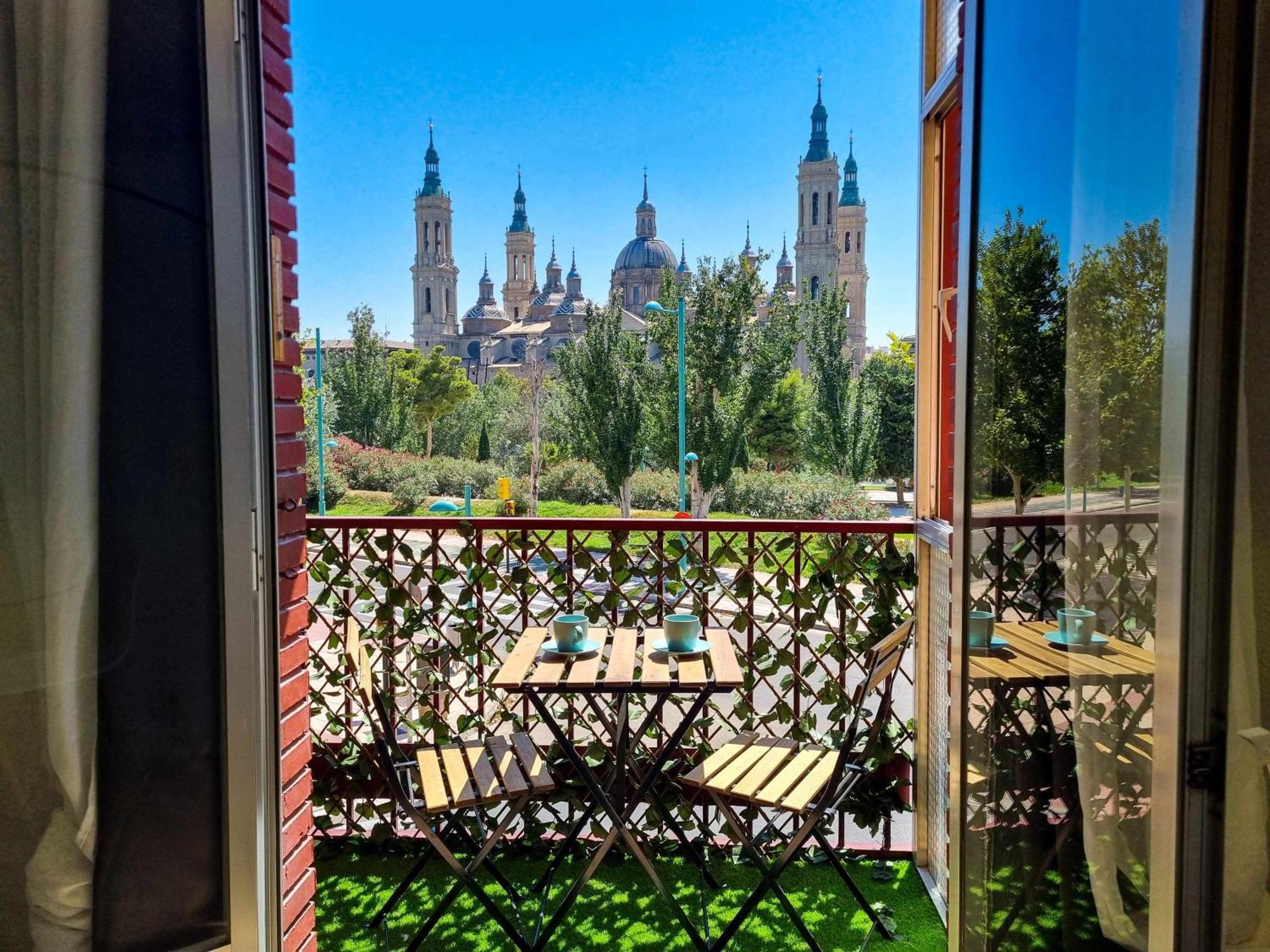 Front Views To El Pilar Comotucasa Zaragoza Kültér fotó